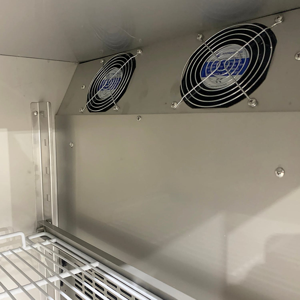 MESON BAJO REFRIGERADO 3 P. VIDRO / ABAT.